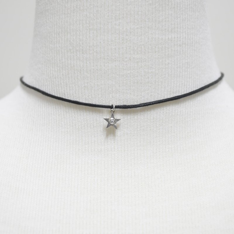 Pentagram necklace fine / short necklace Silver Leather Chain - สร้อยคอ - โลหะ สีดำ