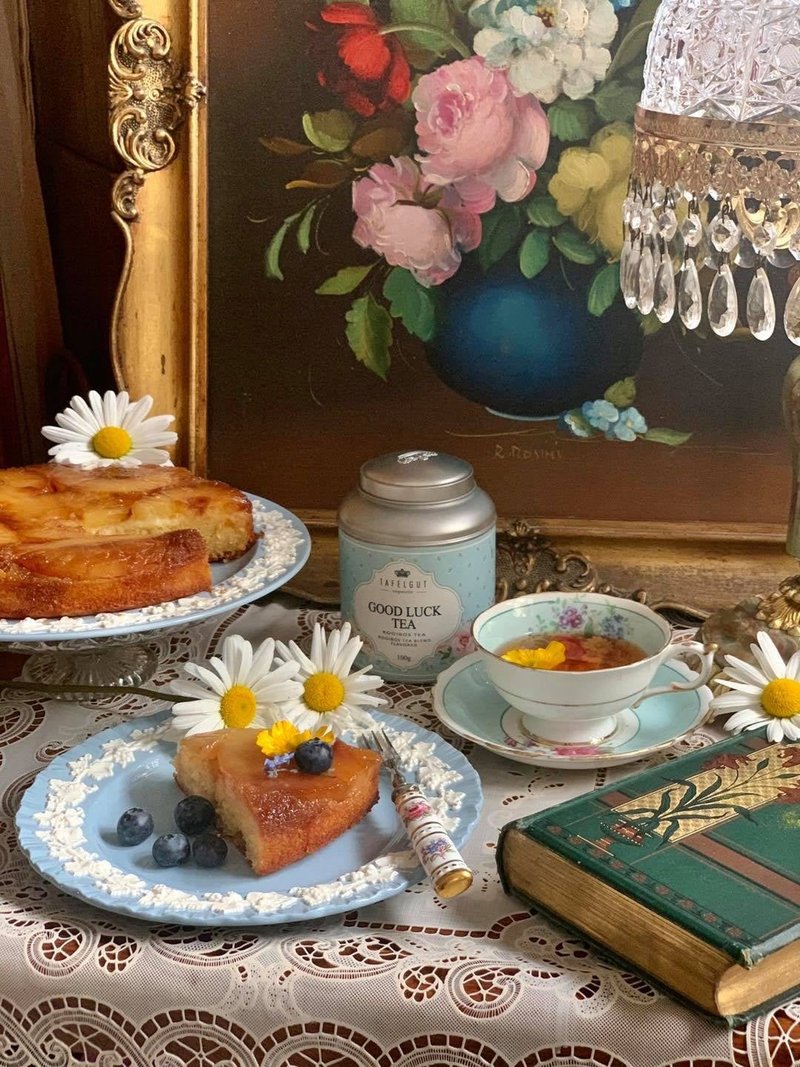 英國骨瓷Wedgwood 1940 年藤浮雕蛋糕盤庫存品值得收藏 - 碟子/醬料碟/醬油碟 - 瓷 