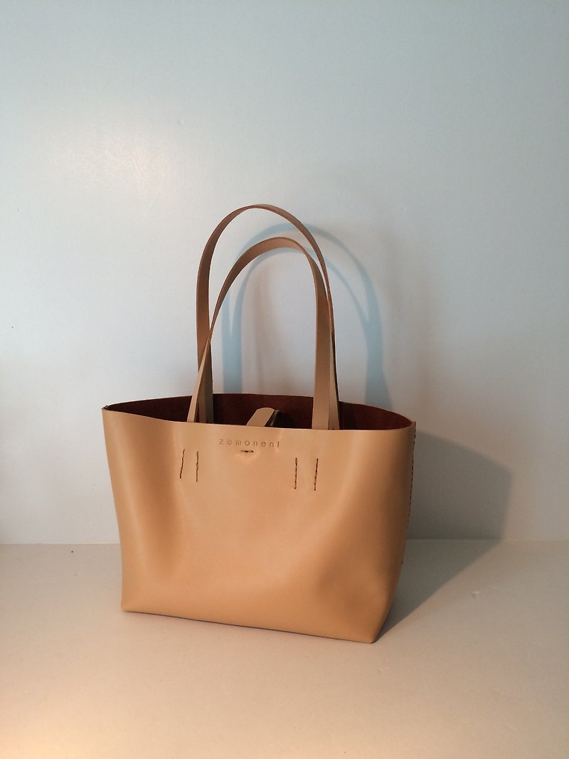 Zemoneni leather tote bag Beige color in S size - กระเป๋าถือ - หนังแท้ สีนำ้ตาล