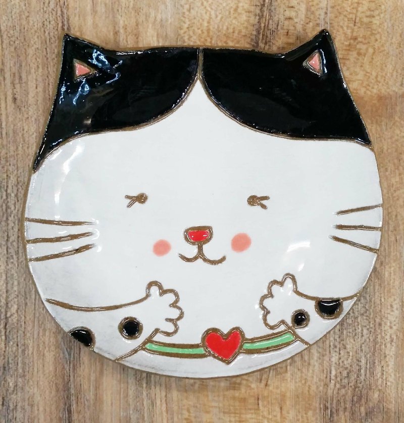 【Modeling plate】Black and white cat - จานเล็ก - ดินเผา 