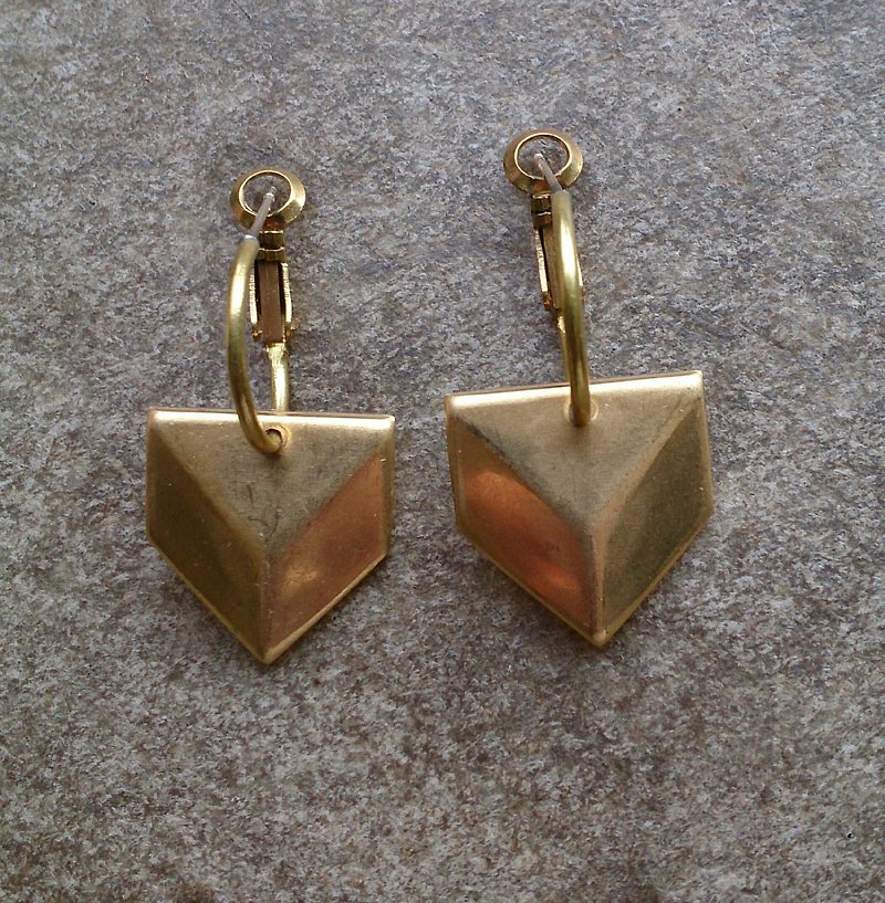 Arrow simple brass earrings - Earrings & Clip-ons - Other Metals Gold