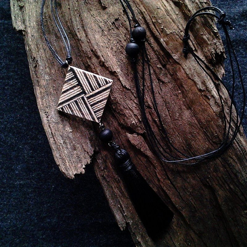 Muse wood painted black lines triangle beaded tassel imitation leather cord necklace - สร้อยคอ - ไม้ สีดำ