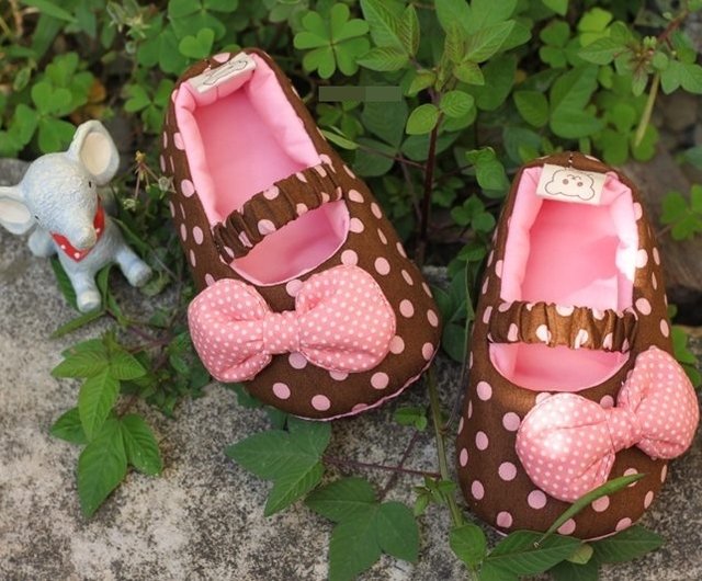 Coffee strawberry shoes