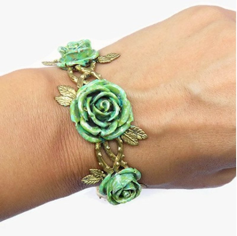 Climber roses bangle in brass and Patina color,Rocker jewelry ,Skull jewelry,Biker jewelry - Bracelets - Other Metals 