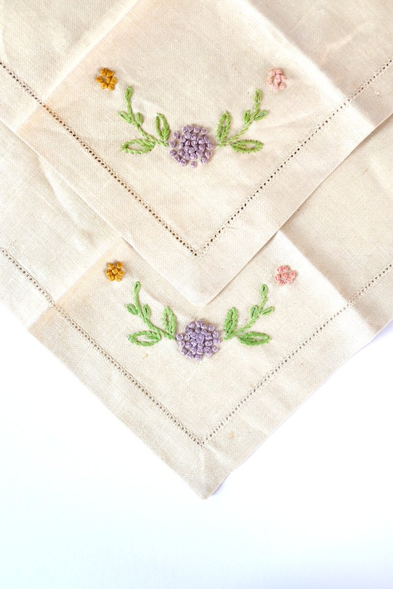 Shabby Chic 復古亞麻刺繡茶巾 - 桌布/桌巾/餐墊 - 其他材質 卡其色