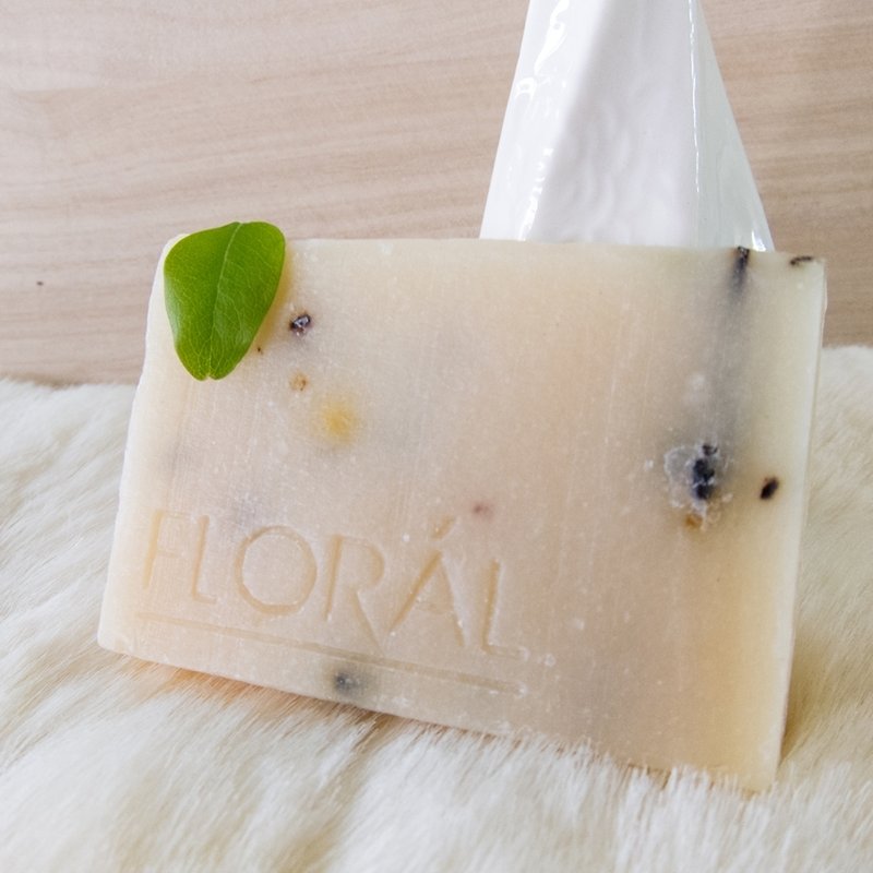 【FLORAL】手工皂系列-寧靜玉蘭手工皂 100g - 肥皂/手工皂 - 其他材質 白色