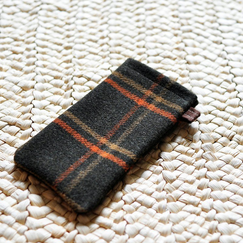 Paralife tailor-made green checkered hand-made mobile phone case can be embroidered with a personalized name - Phone Cases - Other Materials Green