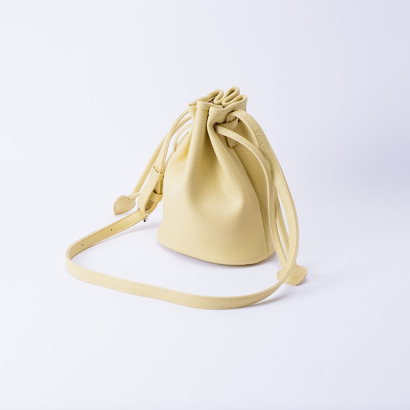 糖果系束口小水桶包 手提肩背兩用 Cream / 米黃 - 側背包/斜背包 - 人造皮革 黃色