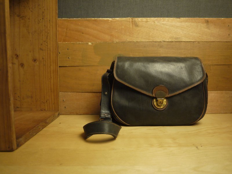 Modern_Times〔嚴選骨董包〕Pelletterie MILLY POLO CLUB 義大利製 真皮 側背包 (古著/絕版/vintage/真皮手工製) 111016 - 側背包/斜背包 - 其他材質 黑色