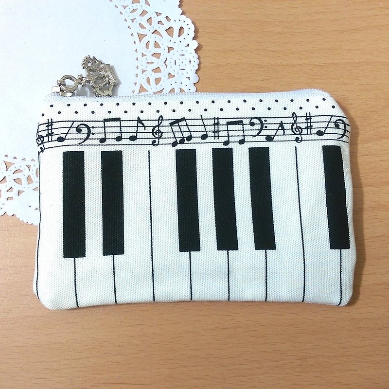 【Piano Coin Purse (Wide Keyboard)】 Musical Instrument Notes Five-line Piano Keyboard Hand-made Japanese Cotton Customized "Misi Bear" Graduation Gift - Coin Purses - Other Materials White