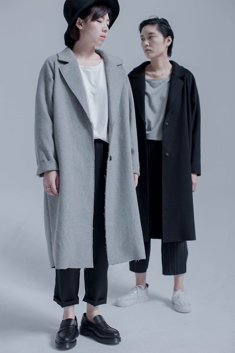 [Grey] 60% wool single-breasted lapel Oversize minimalist neutral cocoon-shaped silhouette sided two-color black and gray wool overcoat coat lovers - เสื้อแจ็คเก็ต - ขนแกะ สีเทา
