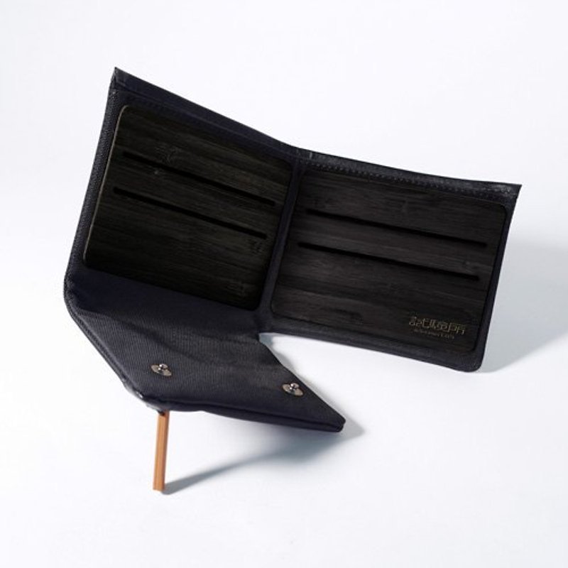 Min / FUUN wallet (on black) - กระเป๋าใส่เหรียญ - ไม้ไผ่ สีดำ