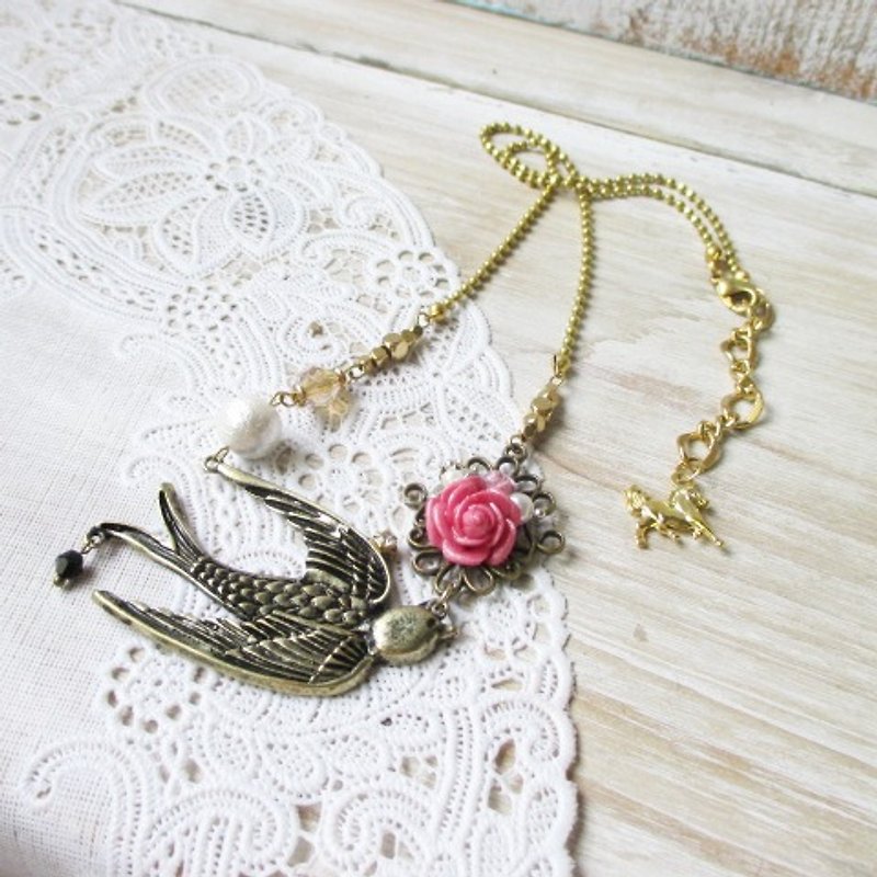[Swallow. Fly freely in manual design of short-chain necklace original copper brass light purple tie {} - สร้อยคอ - โลหะ สีม่วง