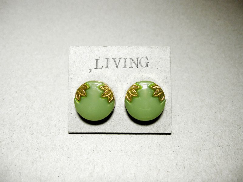 Deciduous is missing _ earrings [needle] - Earrings & Clip-ons - Plastic Green