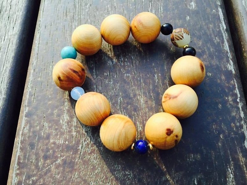 Suddenly "bracelet series" Thuja - Healing - Bracelets - Wood Gold