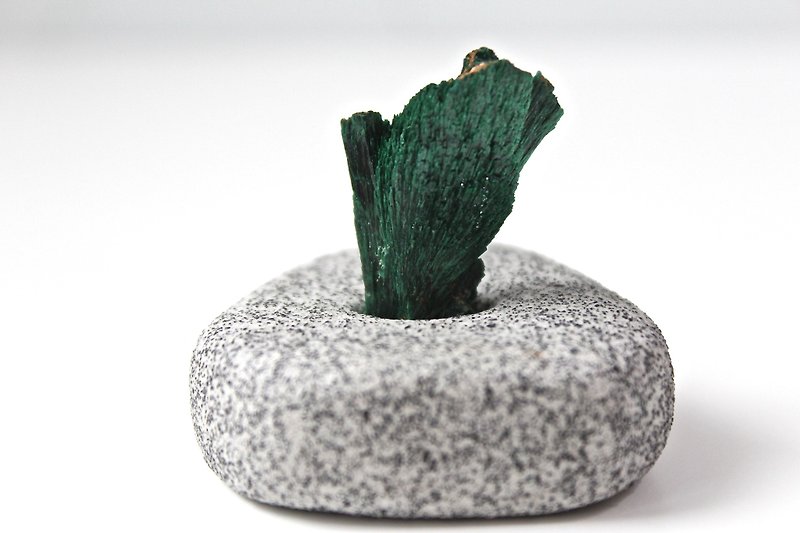 Stone planted SHIZAI ▲ velvet formula malachite ore (with base) ▲ - Items for Display - Other Materials Green