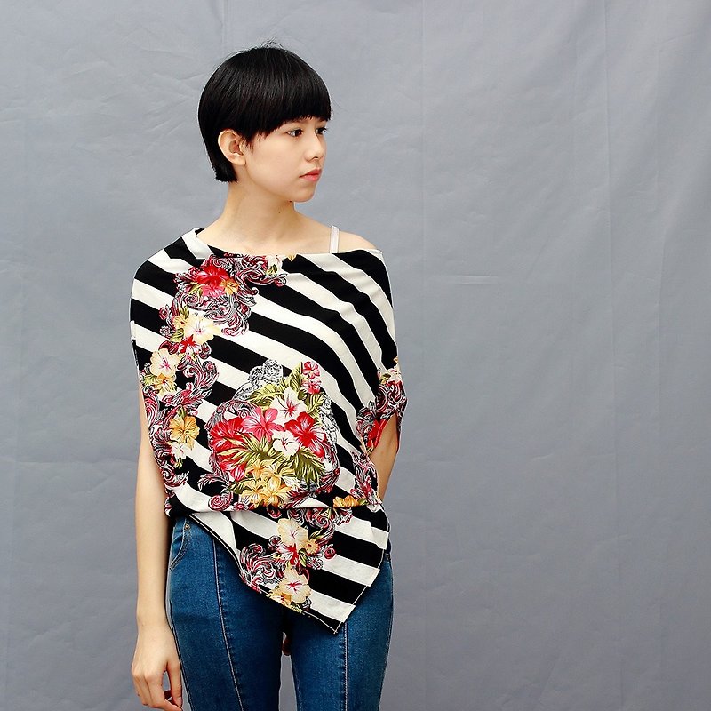 Roman collar/Printed t-shirt/Only another suit - Women's Tops - Other Materials Multicolor