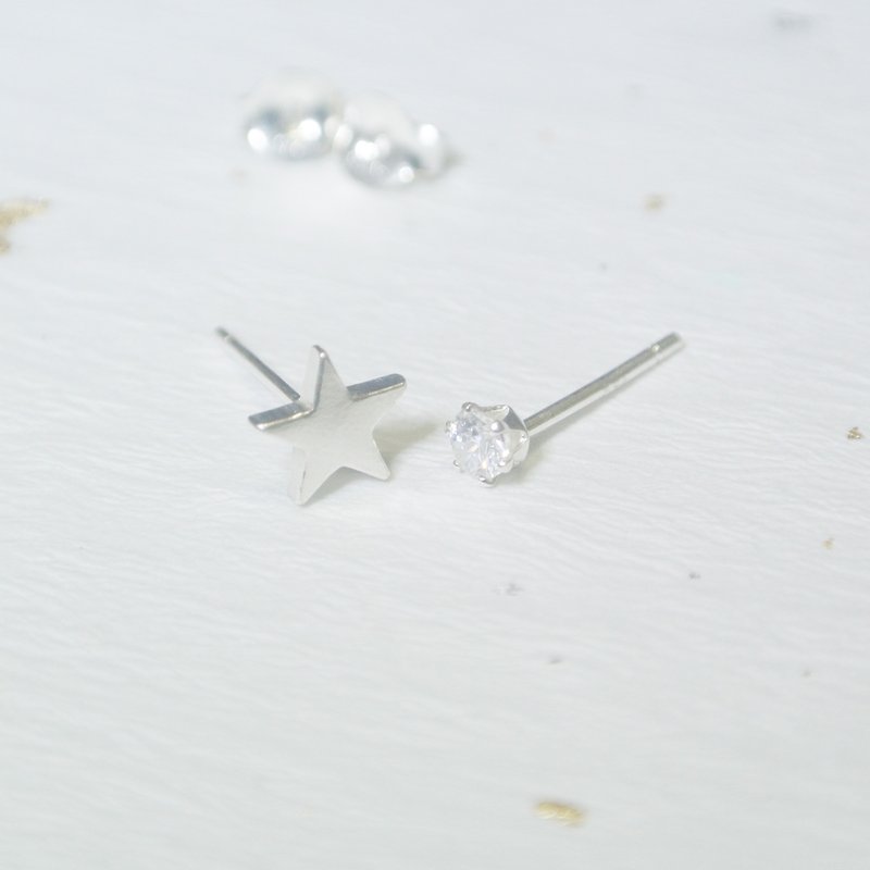 [Christmas (exchange gifts)] <Symbol Series> Summer Night Star Diamond Sterling Silver Earrings (Needle) - Earrings & Clip-ons - Other Metals 