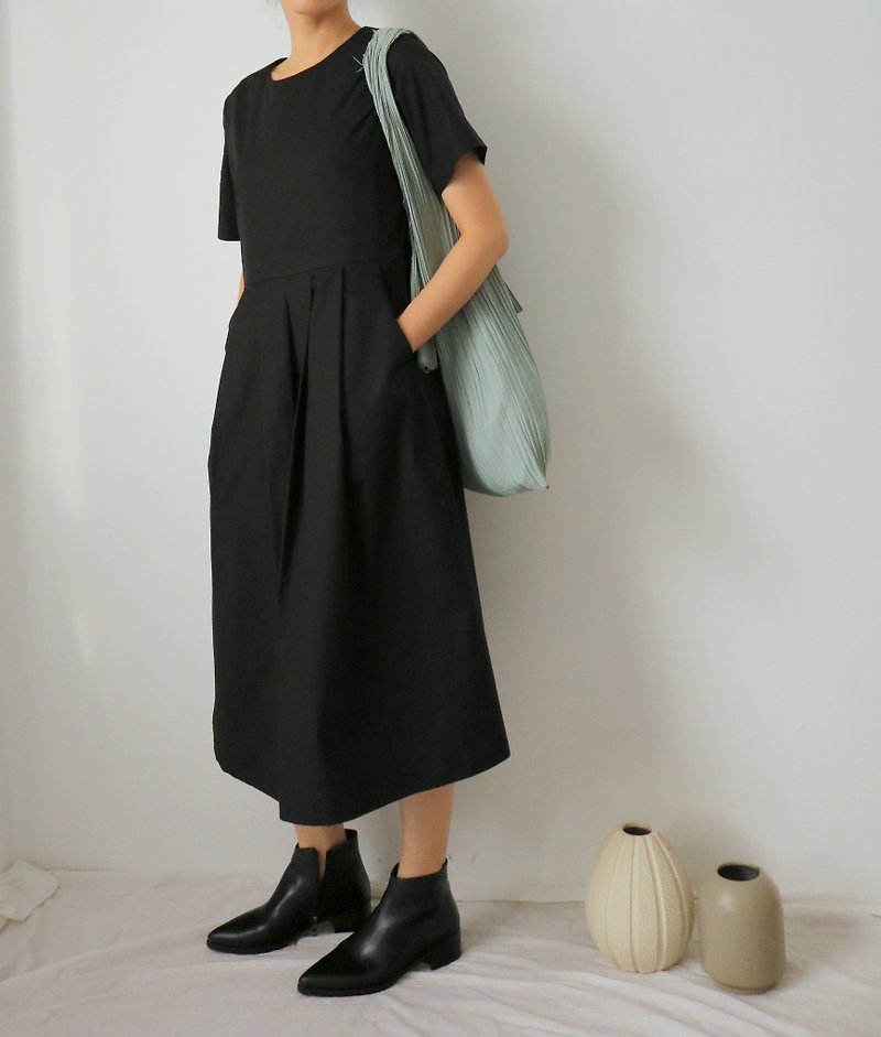 Waseda Dress black micro high waist short sleeve long temperament dress - ชุดเดรส - ผ้าฝ้าย/ผ้าลินิน 