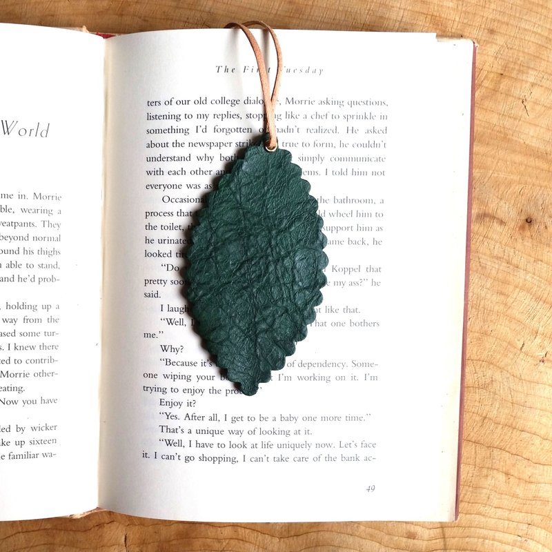 Leather Leather - Traveler Bookmarks - Charm - Card Leather Dark Green - Free Typing Service - Bookmarks - Genuine Leather Green