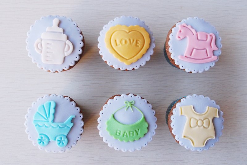 Hand-made cute baby births / moon fondant cupcakes - Other - Fresh Ingredients 