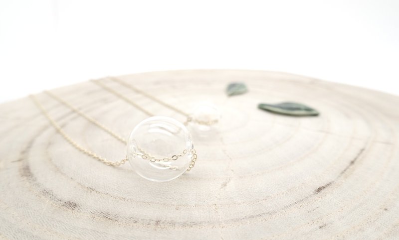 Simple 14K gold necklace large glass bubble - Necklaces - Other Materials White