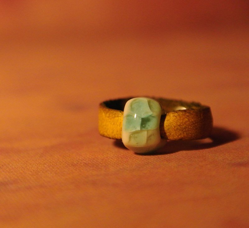 【 綠洲 】戒指 牛皮 皮革 白瓷 限量一只 手工 - แหวนทั่วไป - วัสดุอื่นๆ สีเหลือง