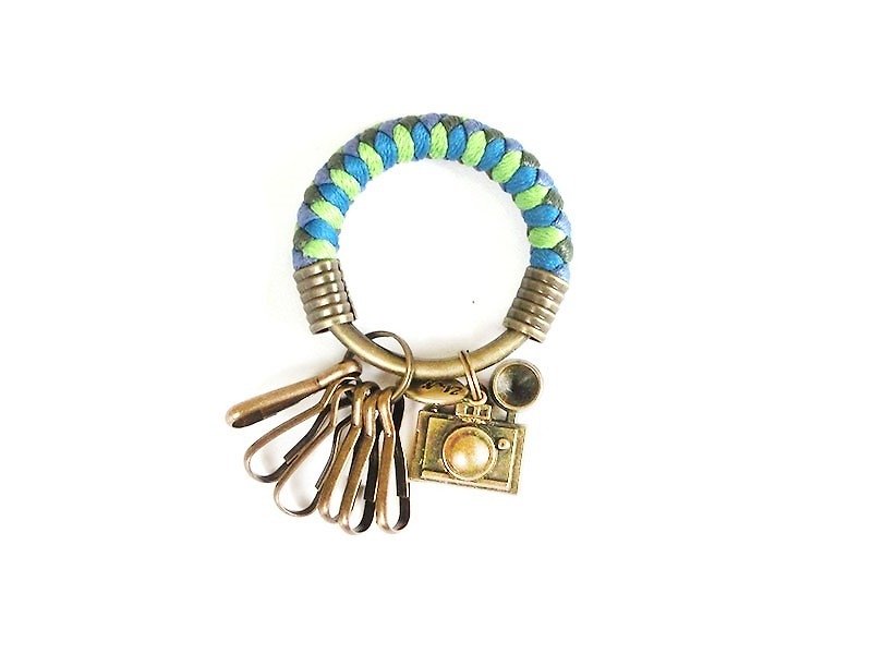 鑰匙圈(小)5.3CM 青草綠+深綠+亮藍+藍紫+相機 手工 編織 鐵環 - 鑰匙圈/鎖匙扣 - 其他金屬 多色