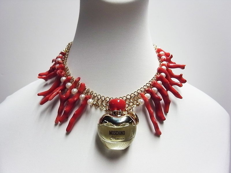 Moschino perfume red bone necklace 