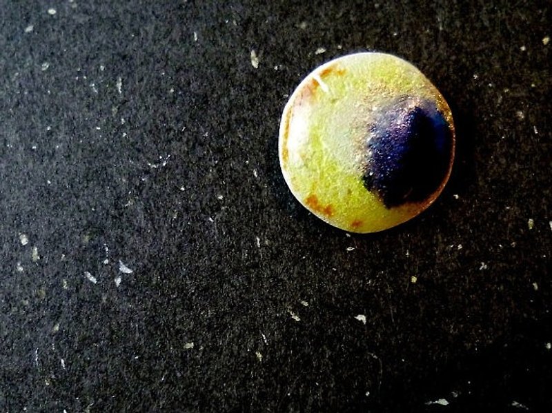 Crescent Moon // Enamel on 999 Fine Silver Pendant - Necklaces - Enamel Multicolor