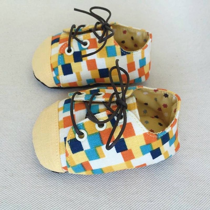 Va color mosaic of small handmade shoes series shoes - รองเท้าเด็ก - วัสดุอื่นๆ หลากหลายสี