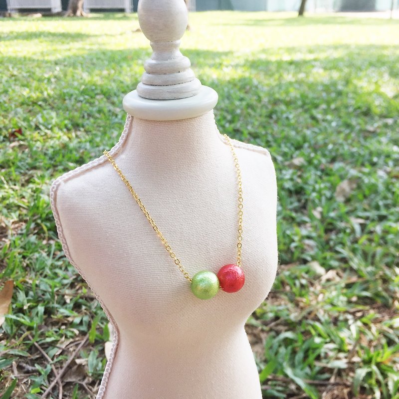 "LaPerle" red-green cotton imitation pearl necklace 16k gold plated brass necklace Handmade Christmas gifts - สร้อยติดคอ - วัสดุอื่นๆ สีเขียว