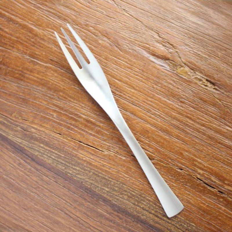 【Japan Shinko】Edinburgh series made in Japan-main fork (Good Desgin award-winning product) - Cutlery & Flatware - Stainless Steel Silver