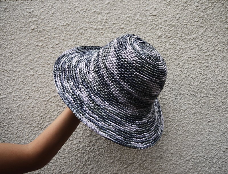 阿母の手作帽-夏日紙繩帽-可摺式大圓帽-灰白漸層 - 帽子 - 紙 灰色
