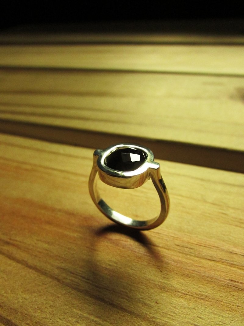 ドットリング_点指輪|ミタグジュエリー|シンプルな個性のスターリングシルバー宝石リング - リング - 宝石 ブラック