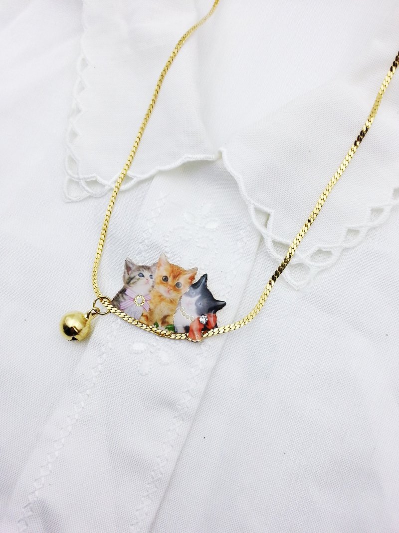 [Lost and find] on the stand three cats neck - Necklaces - Other Metals 