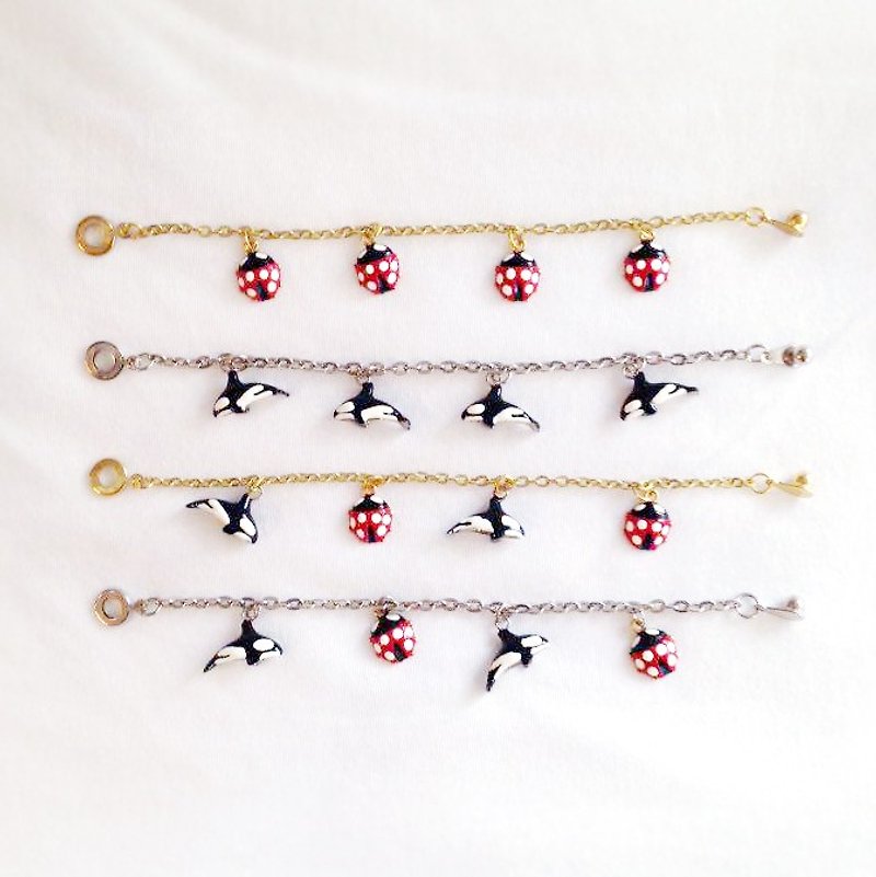 Orca Bracelet, Ladybug Bracelet, Orca & Ladybug Bracelet, Whale Bracelet, Killer Whale Bracelet, Red Ladybug Charm Bracelet - สร้อยข้อมือ - โลหะ 