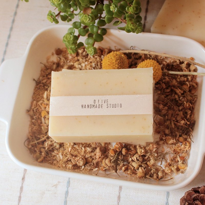 Chamomile Bar Soap / Sweet Almond Soap - Soap - Other Materials White