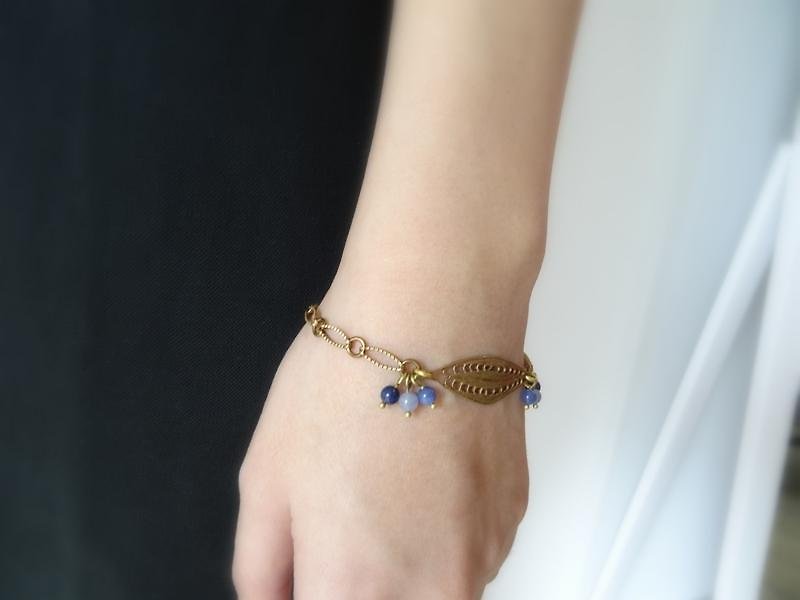 Multi-Blues Sodalite Eye-Shaped Brass Filigree Copper Chain Bracelet - Bracelets - Gemstone Blue