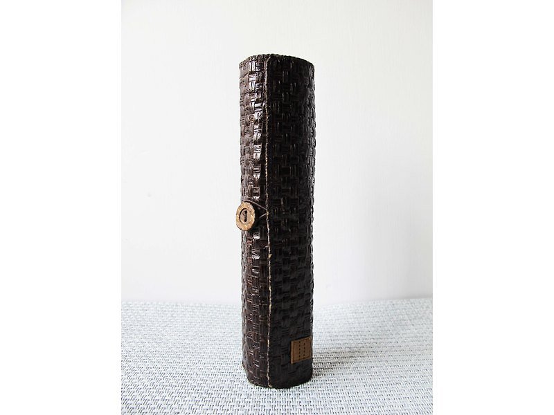 Paralife Custom Handmade Dark Brown Grass Woven pencil pouch (custom made size) - กล่องดินสอ/ถุงดินสอ - กระดาษ สีนำ้ตาล