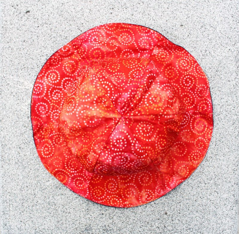 【CURLYカーリー]赤い花/帽子キャップA花（二重Jiekeウェア） - 帽子 - その他の素材 レッド