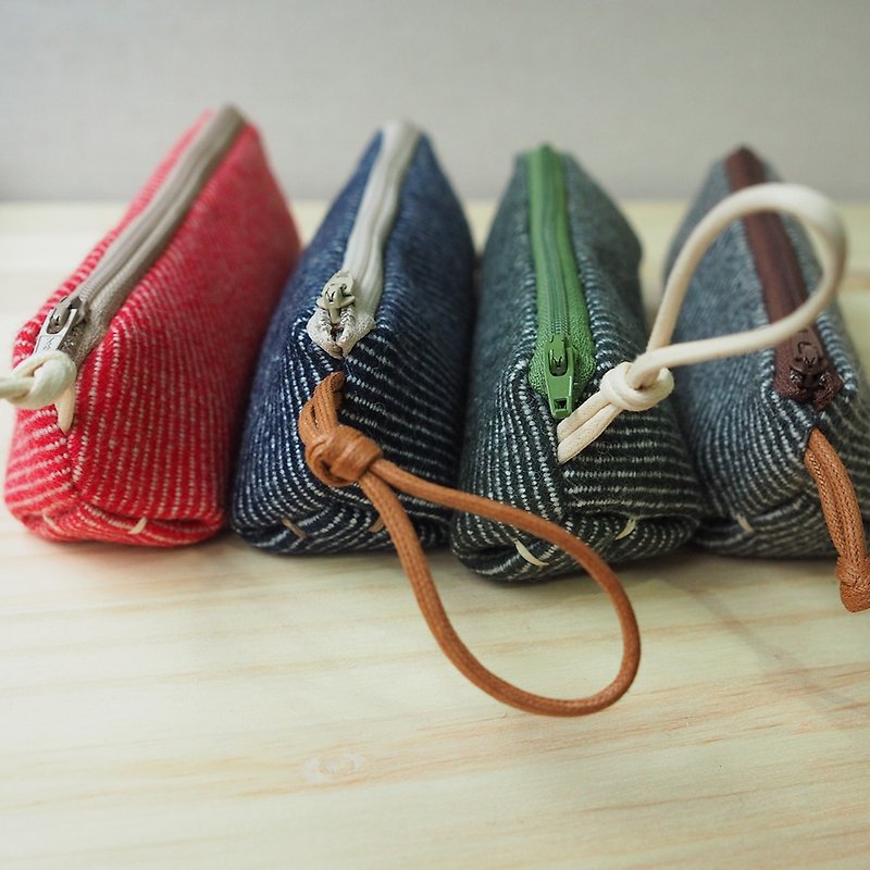 howslife Winter cloth hand made micro-triangle pencil case - Christmas red twill them - Pencil Cases - Cotton & Hemp Red