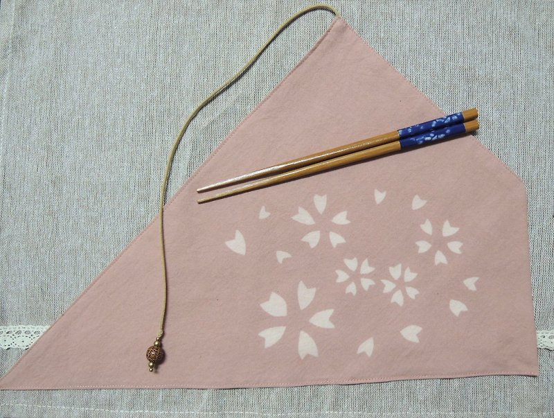 [Mumu grass dyed] madder root pink plant dyed triangle pocket chopstick set (petal style) - Chopsticks - Cotton & Hemp Pink