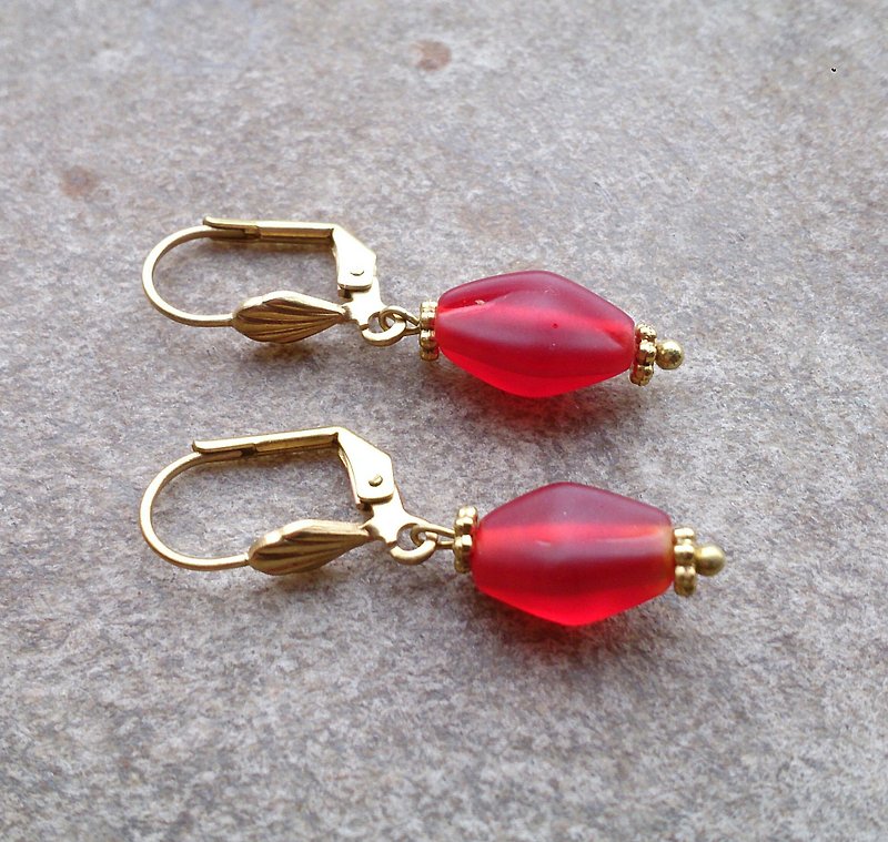 紅石榴黃銅耳環 - 耳環/耳夾 - 寶石 紅色