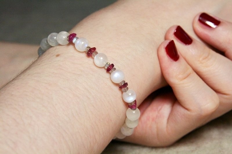 [Ofelia arts & amp; crafts] Natural Stone - Natural Moonstone x x labradorite red garnet bracelet [J35-Savannah] - Bracelets - Gemstone 