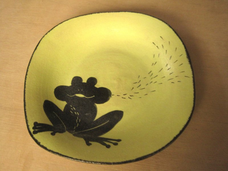 DoDo手作 悄悄話.動物剪影系列-青蛙方盤(綠色) - 盤子/餐盤/盤架 - 陶 綠色
