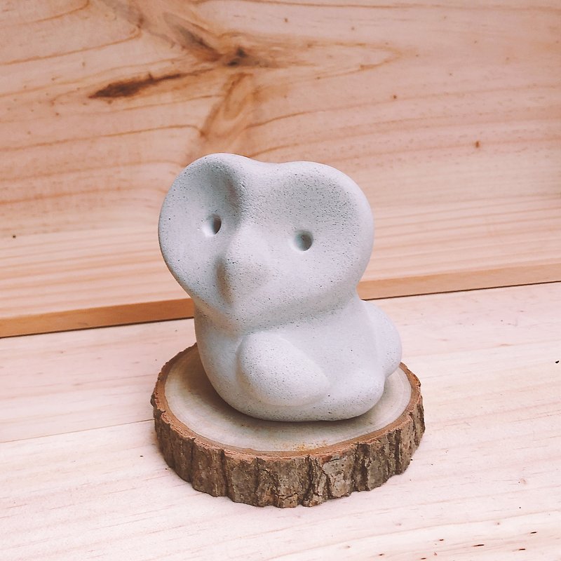 Mellow Out / Owl Diffuser Stone or Paperweight - ของวางตกแต่ง - ปูน สีเทา