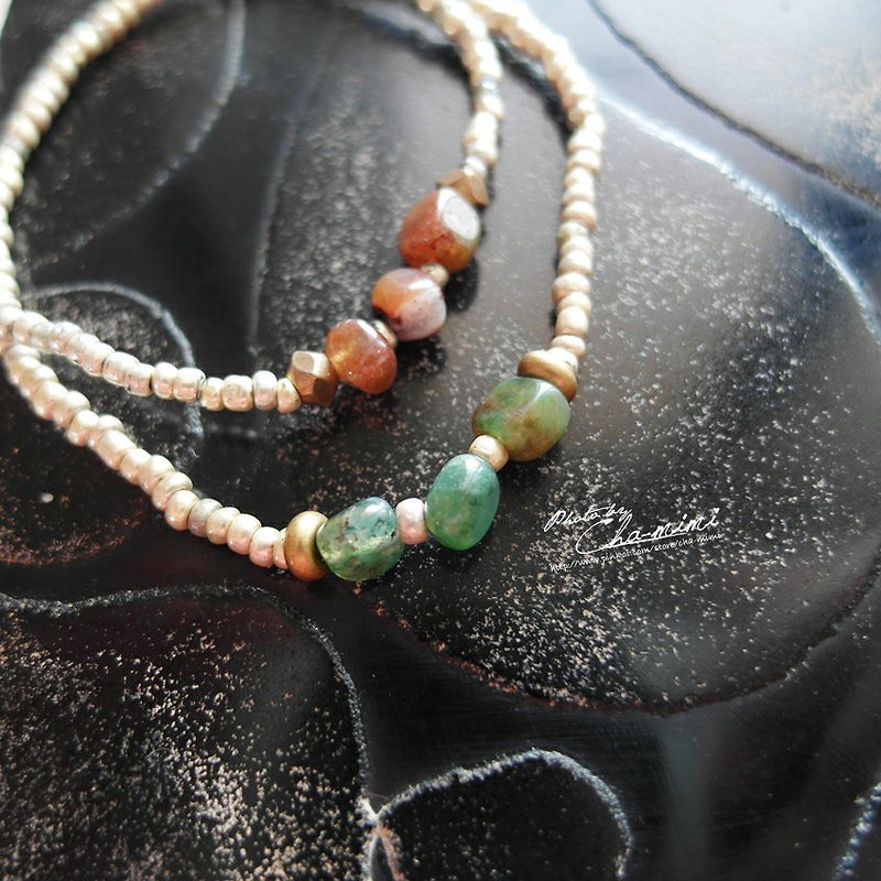 Cha mimi。天然石。 三顆 東菱石 金色珠細鏈-限量 - Bracelets - Other Materials Khaki