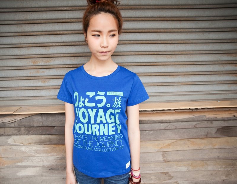 SUMI △ ▽ travel language female models fit T_3SF092_ sapphire / light blue - เสื้อยืดผู้หญิง - ผ้าฝ้าย/ผ้าลินิน สีน้ำเงิน