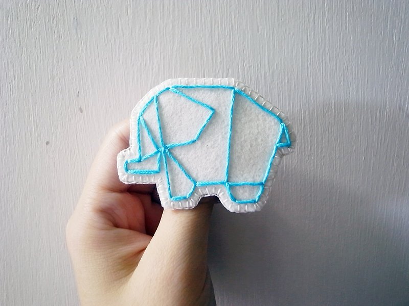ORIGAMI Origami Embroidery Forest Series - aqua blue elephant pin - เข็มกลัด - งานปัก สีน้ำเงิน
